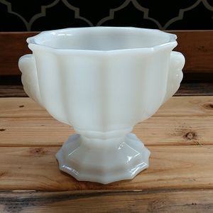 VTG E O brody milk glass